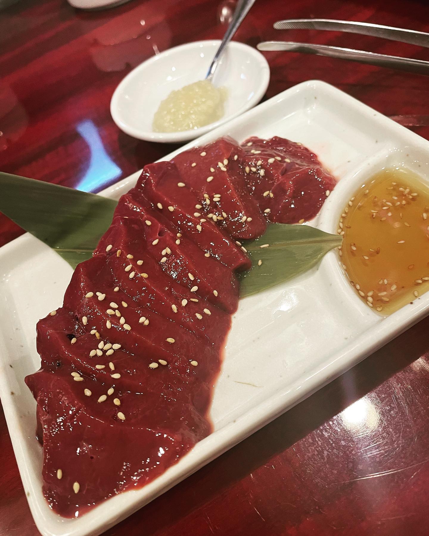 本日日曜日️
まだ新鮮レバーご用意できます
角立ってますよー
お席にも余裕あります
明日は満席ですので
是非今日召し上がりに来てください