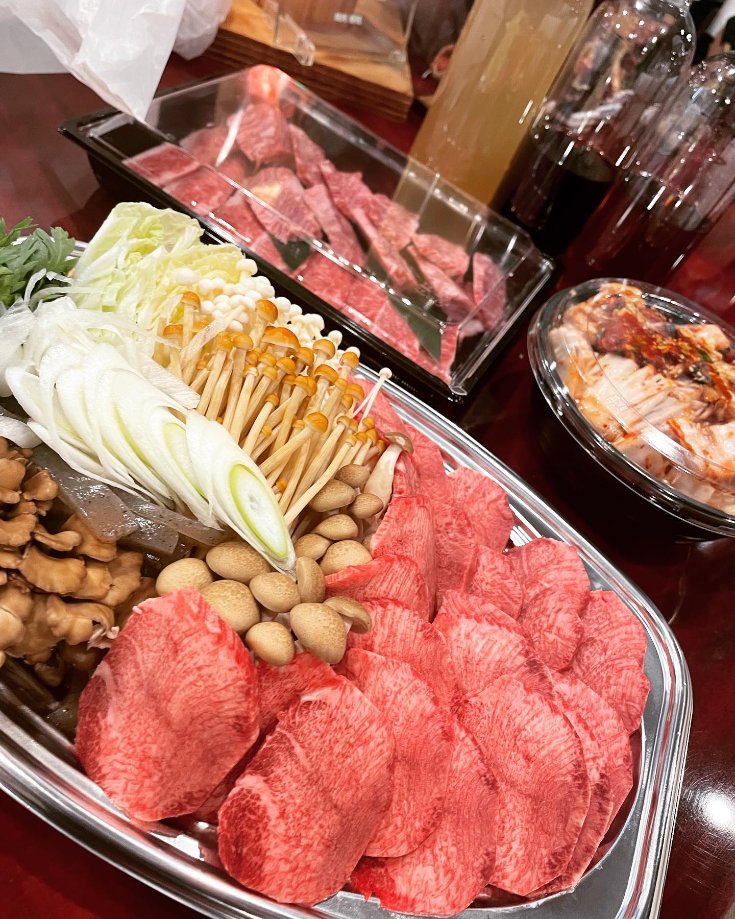 芯タンしゃぶしゃぶ
のテイクアウト️
おはようございます️
椿苑のまるさんです
店内飲食のみと思ってましたが
テイクアウトも出来ました
出産後中々来店出来なくなり、テイクアウトメインのお客様からのリクエスト
普通にセット
肉のみ
出汁 旨出汁 ポン酢セット
など
ご希望ありましたらお伝えください
まぢで一度食べて欲しい芯タンしゃぶしゃぶ🥰
是非お試しください
本日22時より
ゲリラタン祭り予約受付となります。
今回は牛タンすぐ無くなりそうですので、ご希望の方はDMお待ちしております