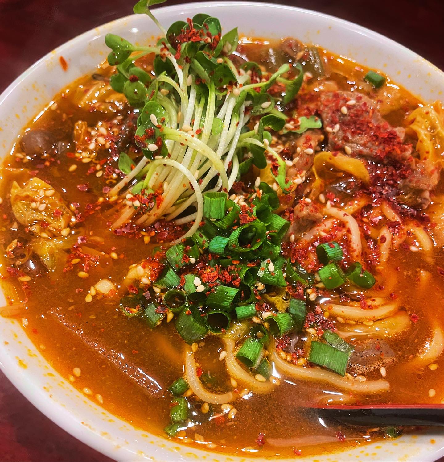 カルビクッパの素で
カルビラーメン
麺は太麺の大勝軒つけ麺の麺
味を吸い込んで伸びないからこれ
金曜日少し作るので
カルビクッパリピーターの方も是非やってみてください
本日肉の日なので
夜ゲリラ飯の予感