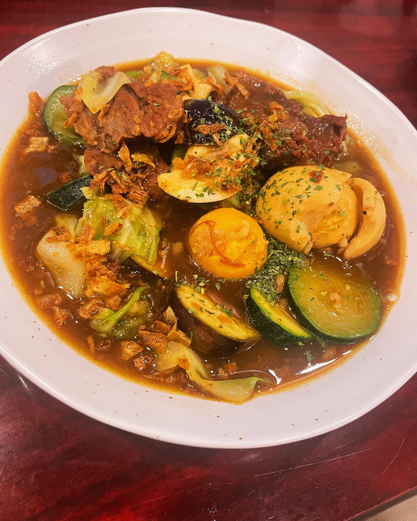 今日の賄いは
タン祭りで使う煮玉子ね仕込みで崩れた玉子を使った
スープカレー
キャベツ 茄子 ズッキーニが合う
サラサラ野菜沢山食べれて良き🥰
今日はタン祭りです
まだ用意できる物ありますので、ご希望の方はご連絡ください