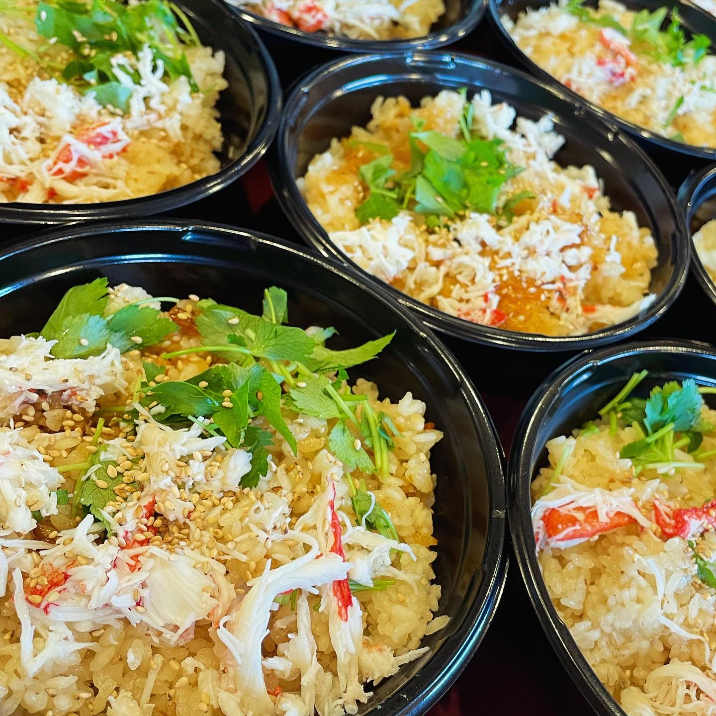 今日 明日 蟹出汁飯販売致します
まだご用意出来ますので、ご希望の方はDMお待ちしております
1パック 700円にて