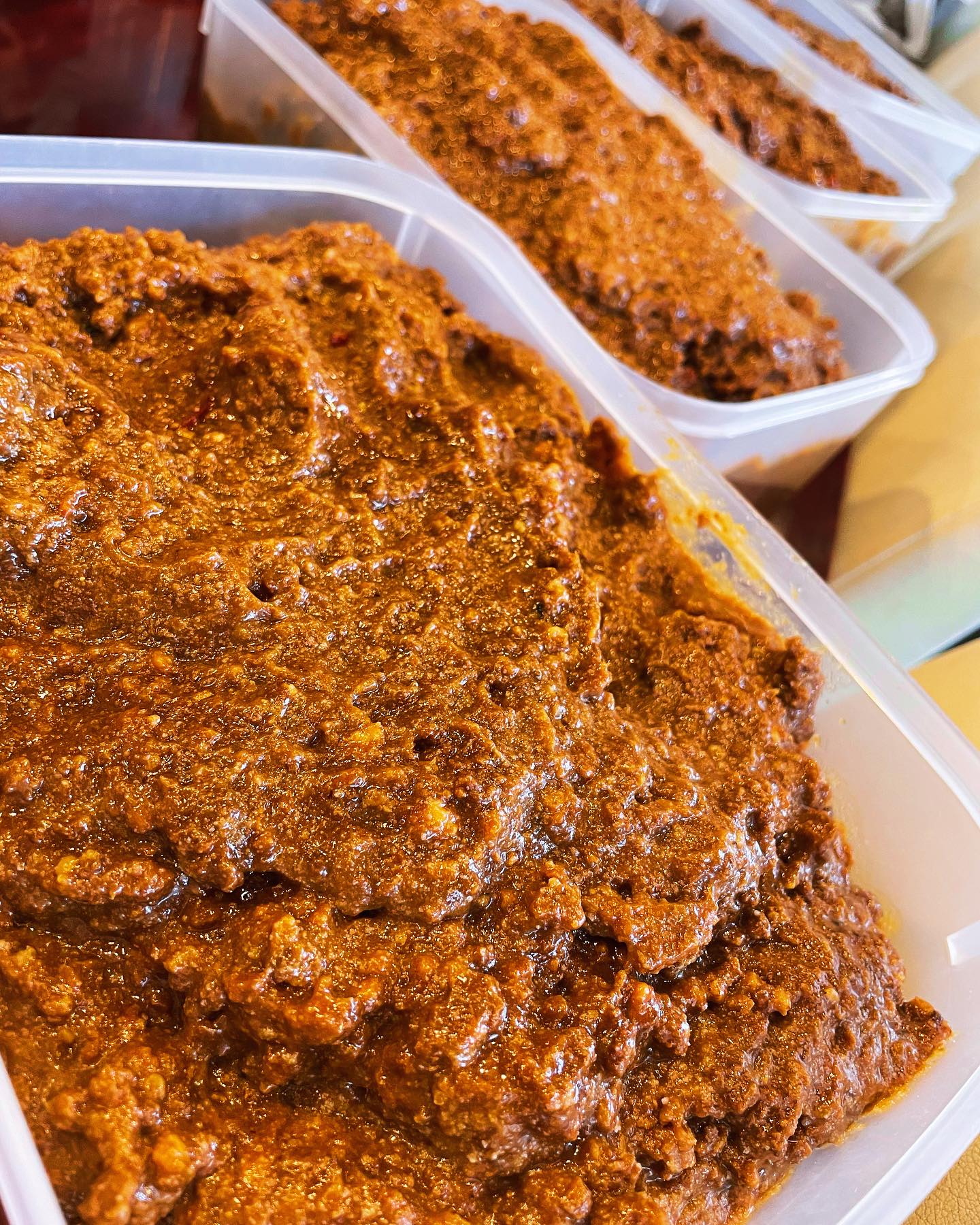 牛タンミンチのおかず肉味噌
余分な脂も取り除き
寝かせ完了しました🥰
あると便利な肉味噌
今日よりテイクアウト可能です
タン祭り5/27(月)
事前予約受け付けています
牛タン 残り20
ホロホロ牛タン角煮 残り20
タンシチュー 残り10となりました
ご予約お待ちしております
