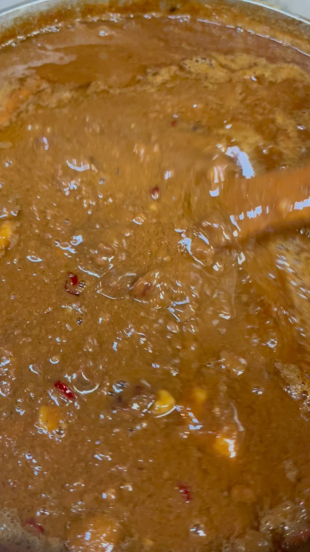 牛タンミンチのおかず肉味噌
あると便利おかずの肉味噌
牛タン切り落とし 豚トロ 牛赤身などを自家製ミンチして作る肉味噌
肉ミンチ ニンニク 生姜
酒 味醂 味噌2種 砂糖
出汁 黒胡椒 鷹の爪
で作ります
そのまま和えたり、具にしてネギ味噌おにぎり
出汁で溶いて麻婆豆腐🥰
野菜炒めに酒と一緒に調味料として
ラーメンに入れて坦々麺風に
スープの隠し味に
使い方色々楽しんでください
500g 1080円