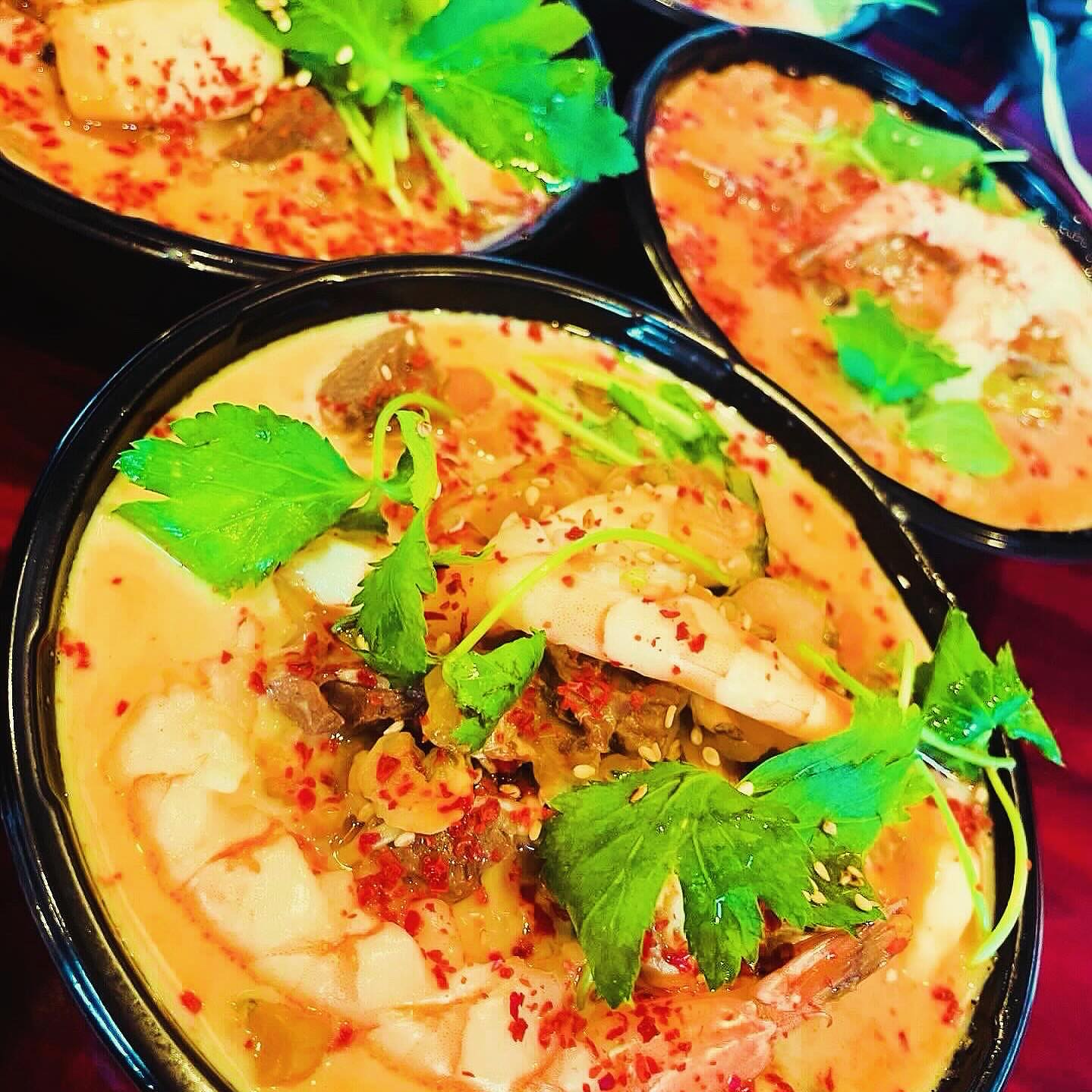 リクエストあり、18(土)19（日）
スンドゥブチゲ🌶販売致します

1パック800円

旨味抜群のスープをお試しください🥰

お渡しは14時～になります