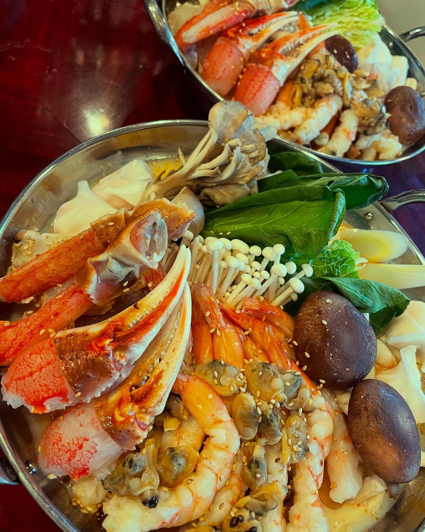 白鍋蟹しゃぶ🦀沢山出ました

白鍋は、2月限定となりますので
お早めにご予約ください

本日満席の為、来店前に確認よろしくお願いします。時間帯によってはご案内可能な場合もあります