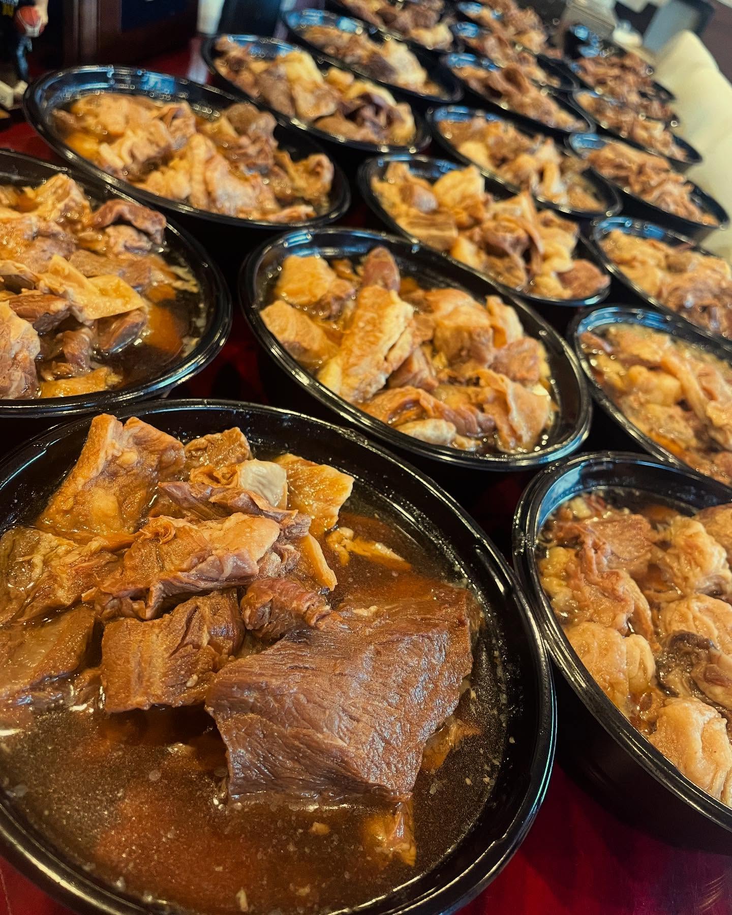 牛すじ煮込み完成

お家ご飯にご利用ください

今日も寒いですが
風邪引かないように暖かくしてください