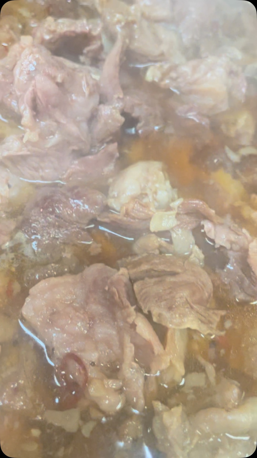 ザブトン ハラミ カイノミ カルビ
の牛すじ煮込み出来ました

1パック1000円にて
22(火)〜お渡し可能です

約20パック無くなり次第終了です