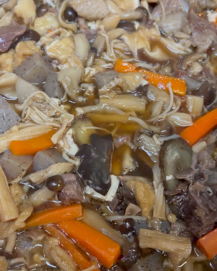 リクエストあり

明日と金曜日

焼肉屋さんの炊き込みご飯
作ります

11種類の具だくさん

具と米の味を変えている為
ついつい食べ進んじゃう🥹
炊き合わせご飯

是非ご利用ください

並盛り 700円
特盛 1000円