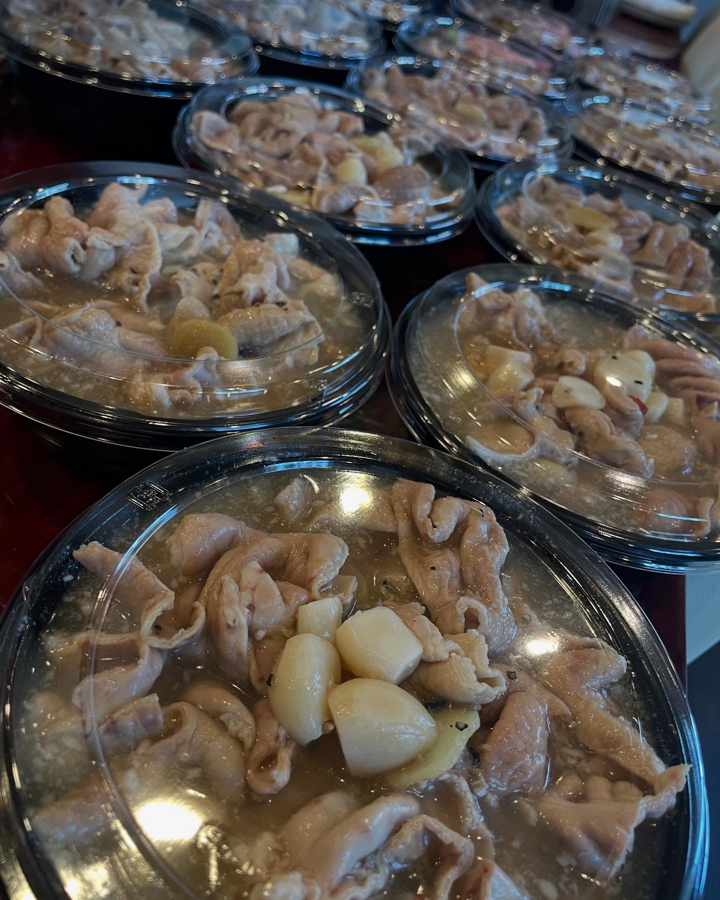 塩もつ煮込み完成です

晩御飯やお酒のアテにご利用ください