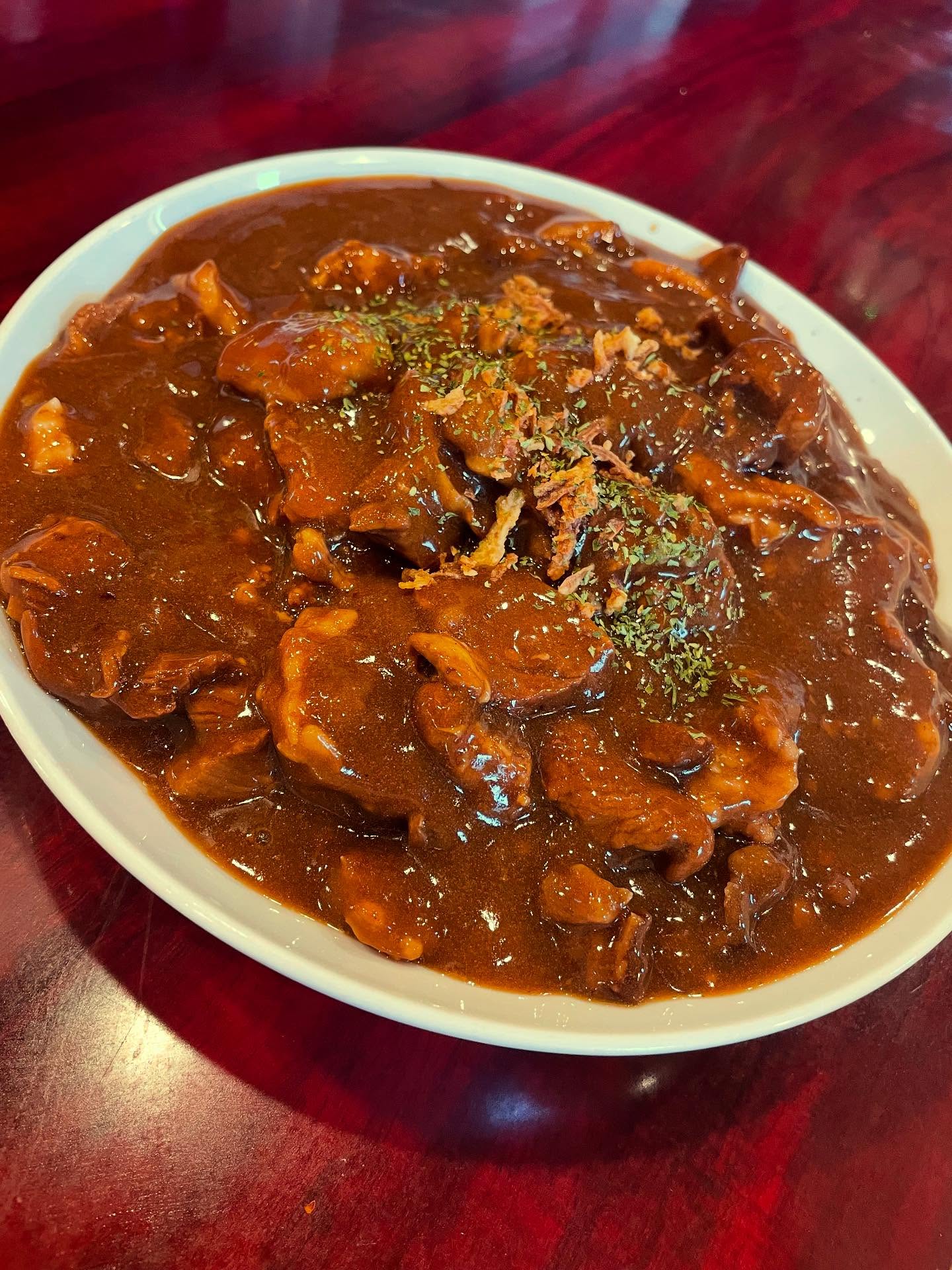 好評販売中

肉だらけシリーズ

牛すじたっぷり🥹
肉だらけビーフシチュー

プルプルコラーゲンの
牛すじ煮込み🥰

お肉ゴロゴロ️
肉だらけビーフカレー

各 税込1000円

たっぷり1キロ入です

今回3パックご購入頂いた方
500円オフ️

3パック2500円にて

組み合わせ自由です

肉だらけビーフシチューのみ限定25パックとなります。

来週 25(月) 26(火)のタン祭りまで取り置きも可能ですので

タン祭りと合わせてご利用ください