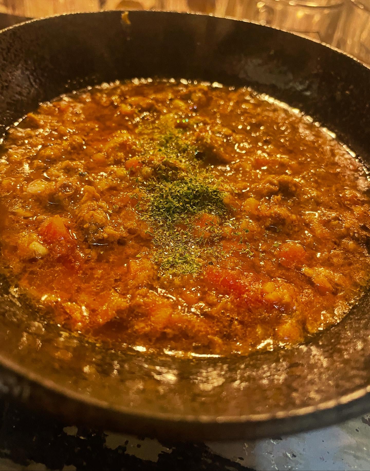 牛タンミンチキーマカレー
大好評

9月のタン祭りは

9/29(月)に行います

今日より事前予約可能です

今回 牛タン中落ち20パック
300~400ｇ
通常約3000円→1000円

→残り8

おかず系は約1キロ入り

タンシチュー30パック
通常1944円→1000円
→残り20

大人気！
牛タンミンチのキーマカレー 10パック

スパイスたっぷり
牛タン 豚トロ 牛肉などの自家製で粗く挽いたミンチ
野菜たっぷり ホールトマトを加え
無加水の旨味たっぷりのキーマカレーです

通常1620円→1000円
→残り5

各税込1000円にてご用意致します

単品注文も可能です
牛タンのみのご注文もお待ちしております

お渡しは14時～
お会計は現金のみとなりますので
よろしくお願いします。