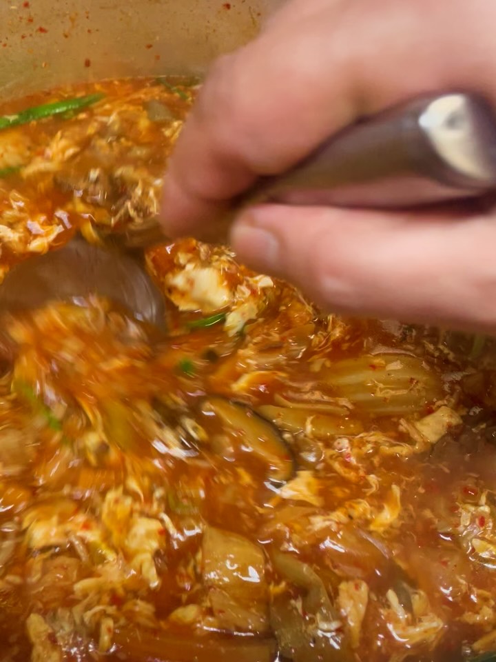 好評につき
カルビクッパ(ラーメン)の素🌶🌶
販売します

冷蔵 冷凍 どちらもありますので
お家ご飯にご利用ください

野菜たっぷり🥹
食材全20品目の食べるスープです

1パック 約1キロ入
税込 1000円

 焼肉
焼肉