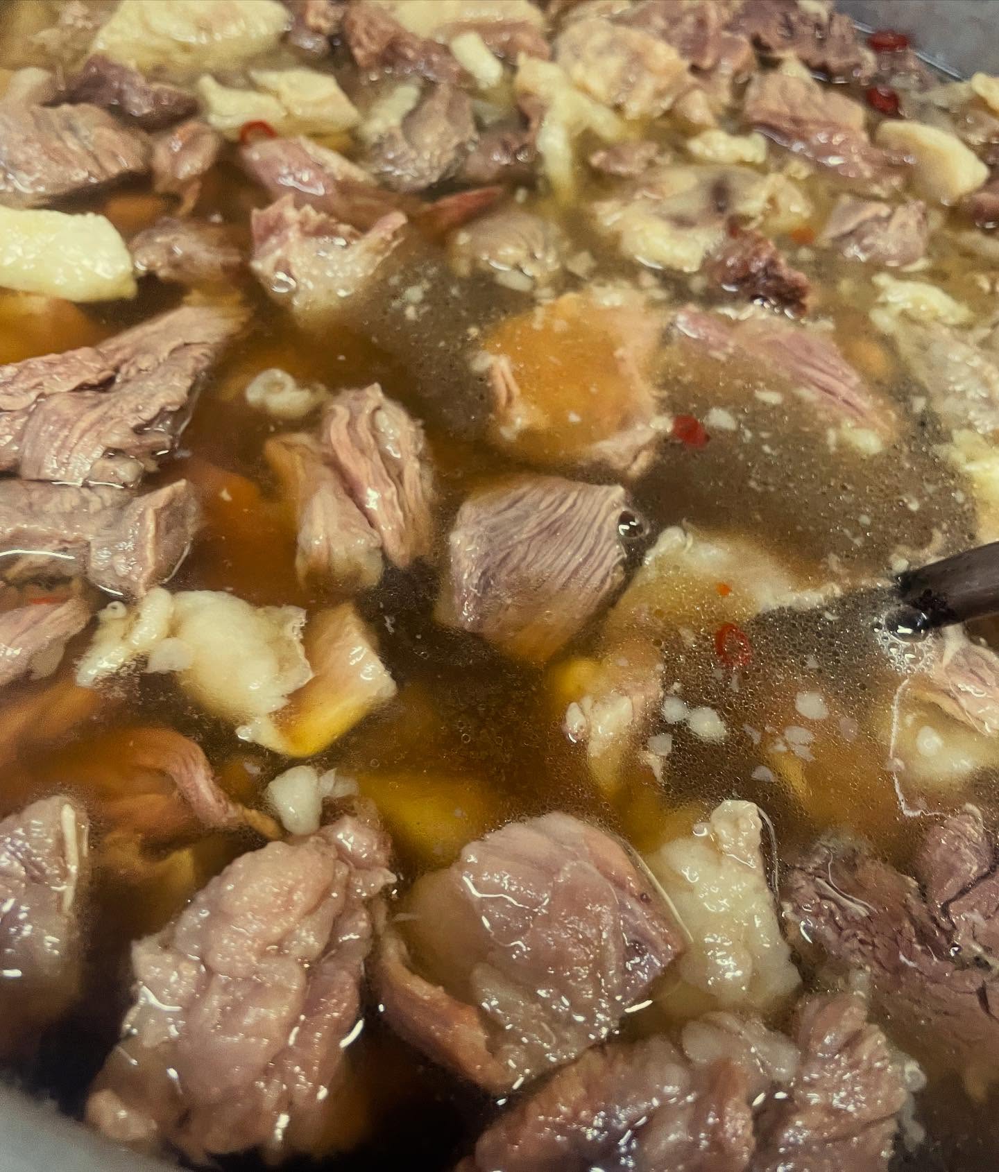 普通の(甘しょっぱい系)牛すじ煮込み
あります

ご飯が進む
煮込みうどんにも合います🥰

寒くなってきたので
お家であったかメニューに是非