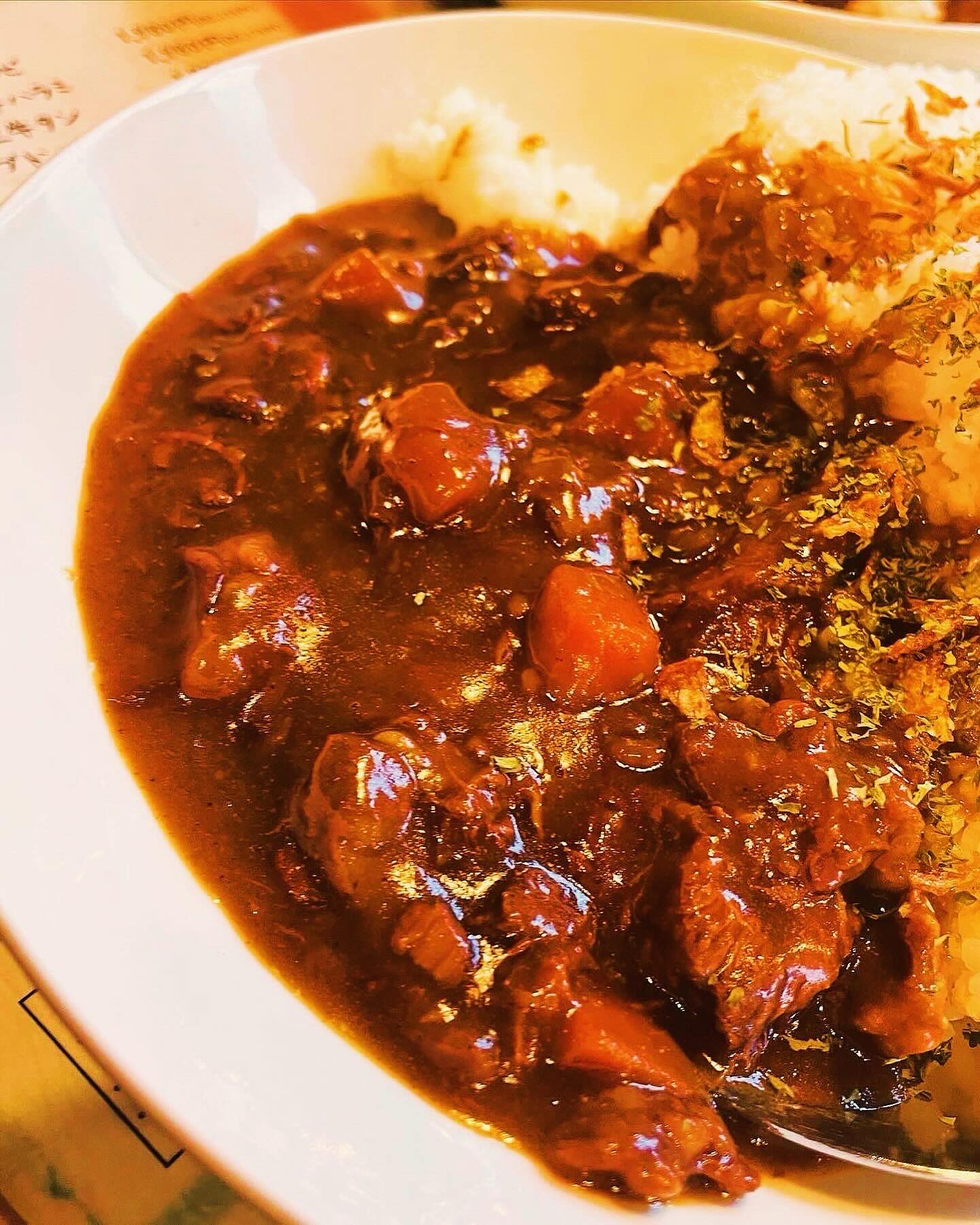 今日 10種牛肉の
ほぼ肉カレー作ります

あまり辛口ではないので
お子様に沢山お肉食べて欲しいです

2日寝かせて
金曜日から販売致します🥰

1パック 1キロ入り
税込 1000円となります

月曜日のタン祭りと合わせてご利用ください