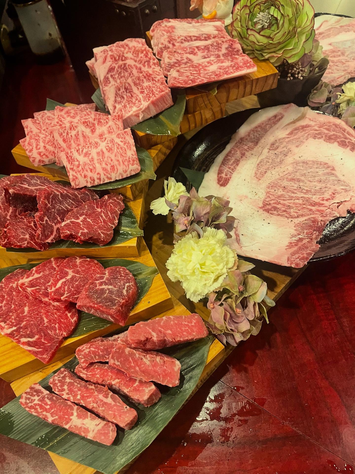 プチ忘年会に
階段盛り 宝箱盛り 増えてきました

大人数の忘年会が減って来て🤔
少人数の忘年会が増えてきました

会社の仲間と愚痴を言ったり 恋バナで盛り上がったり

気の合う方との会が増えてます

仲間内でワイワイ楽しく忘年会してください