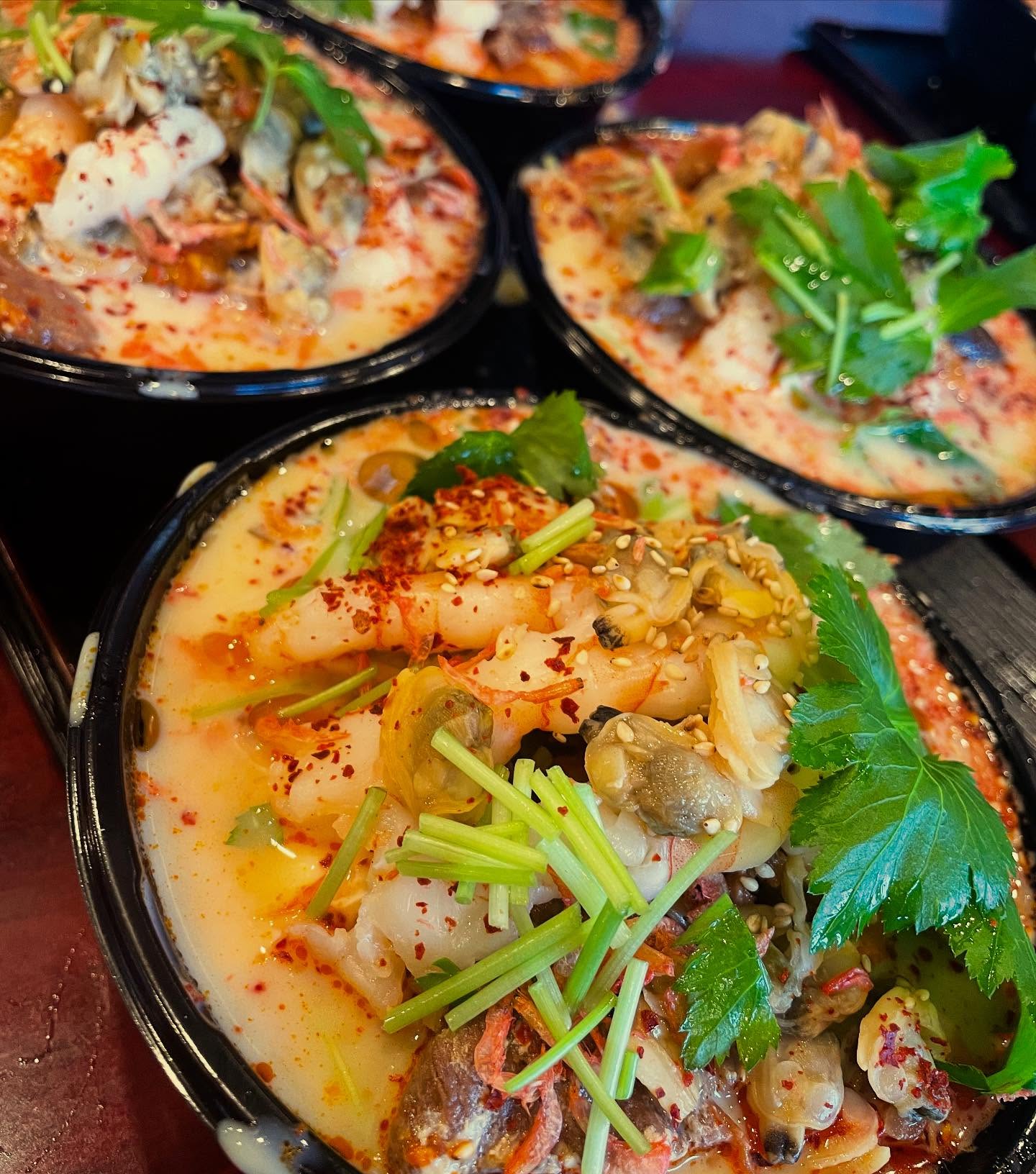 寒くなってきたので

スンドゥブチゲ🌶リクエスト

5水曜日 7金曜日

スンドゥブチゲ🌶販売致します

夕飯のおかずにご利用ください

1パック800円