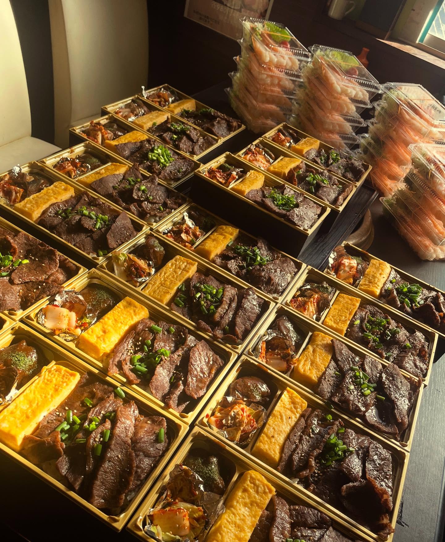 労いお弁当配達へ³₃

冷たい海老マヨエビチリ🦐
も🥰

まるさん自分で食べい🤤