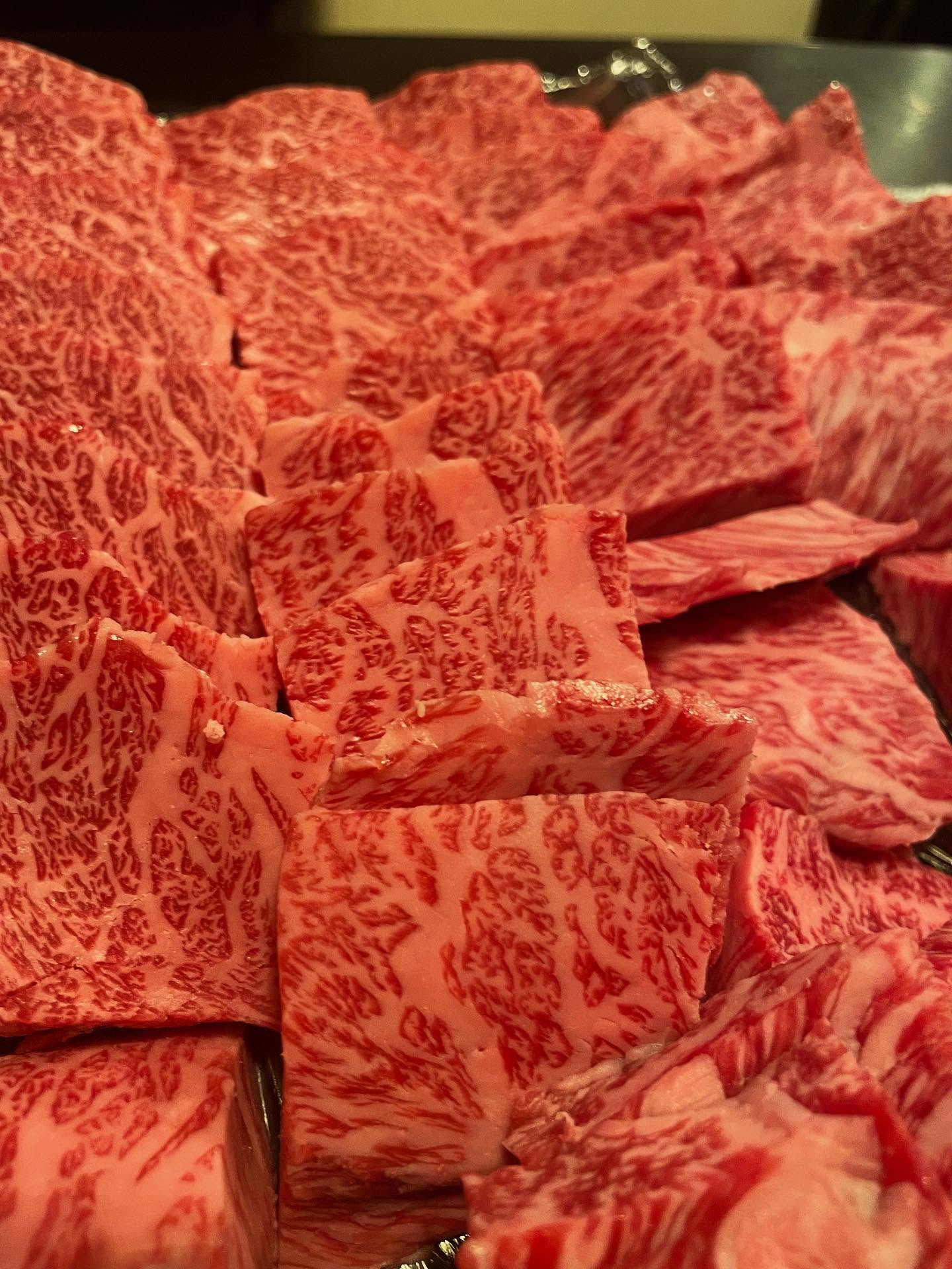 新年良き肉ご用意してます

本日早めの来店は対応可能です

明日から空席ありますので、ご来店前に確認よろしくお願いします┏○