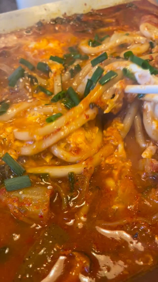 2月限定鍋
シメはうどんか辛ラーメン🥹