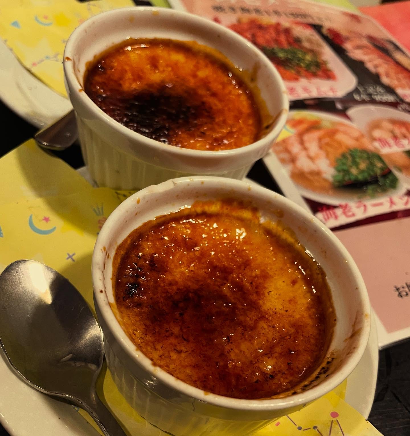 まるさんの手作りクレームブリュレ

懐かしい濃厚プリンとパリパリカラメル
シメに是非お召し上がりください