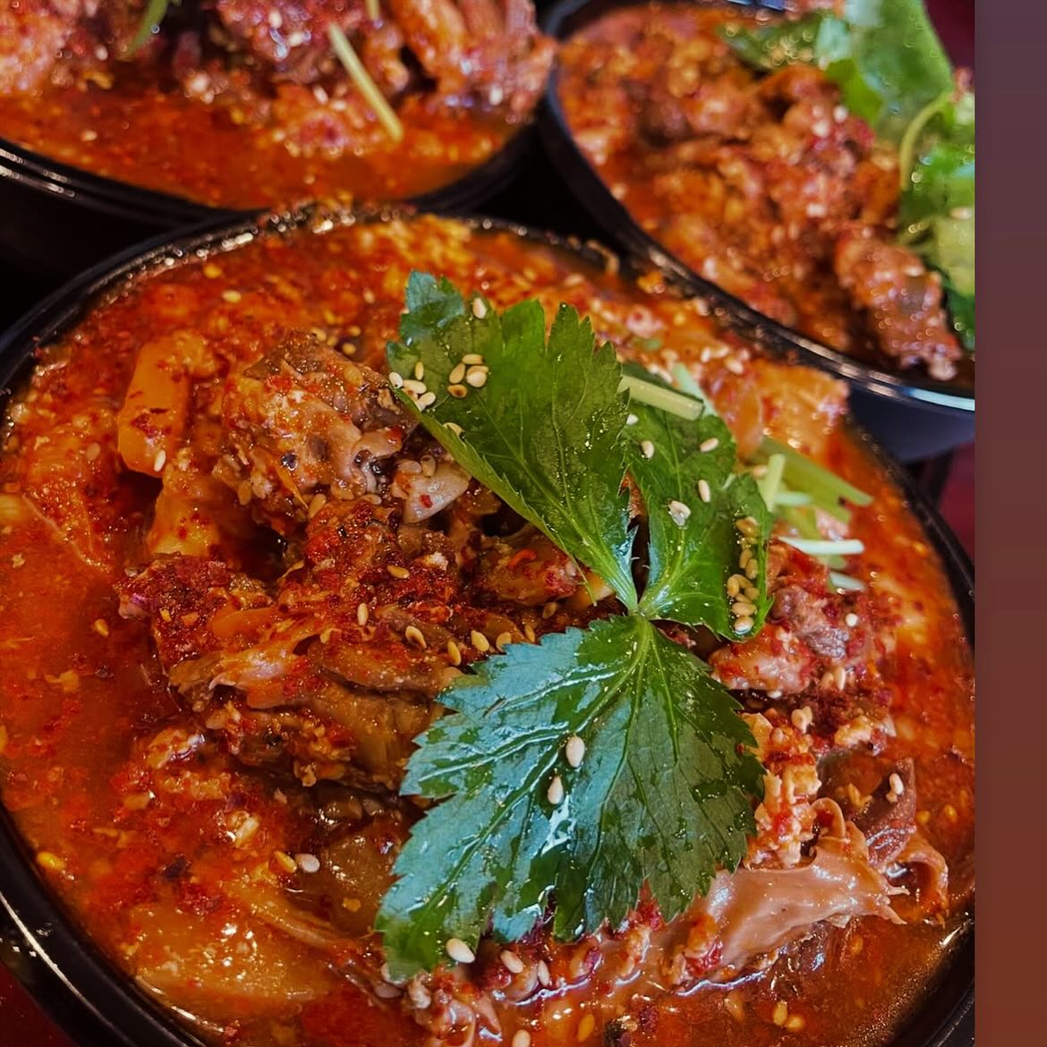 明日から販売
カルビクッパラーメンの素🌶

販売致します

約1キロ入り 1000円

具だくさんで味がしっかり染みてますので🥹
お家でも楽しんでください