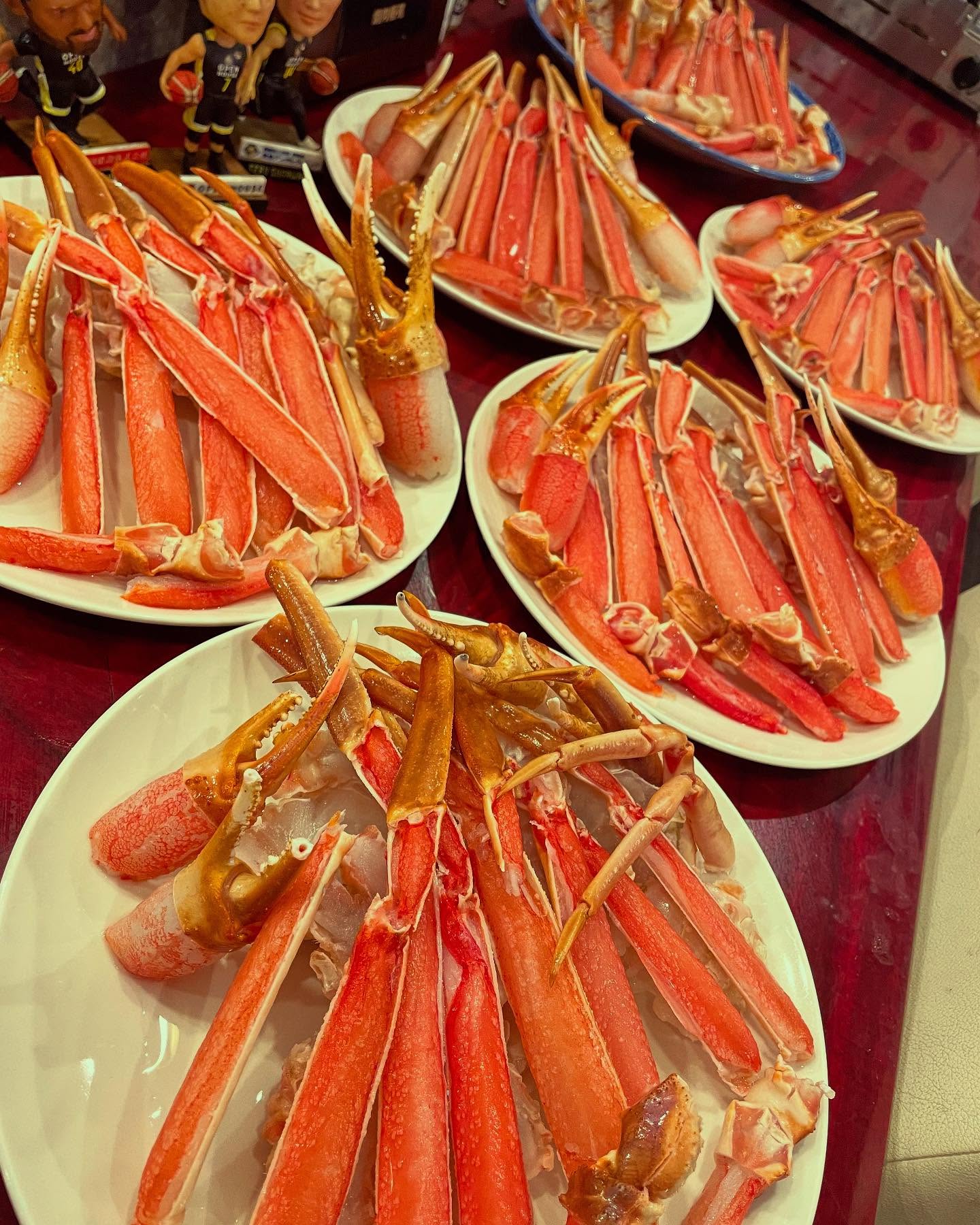 椿苑の蟹🦀すきしゃぶ🥰

出汁が美味いので余ると皆さん持って帰ります
お家での楽しみ方も教えますので
2度楽しんでください

蟹🦀すきしゃぶは4月までとなります
ご予約お待ちしております