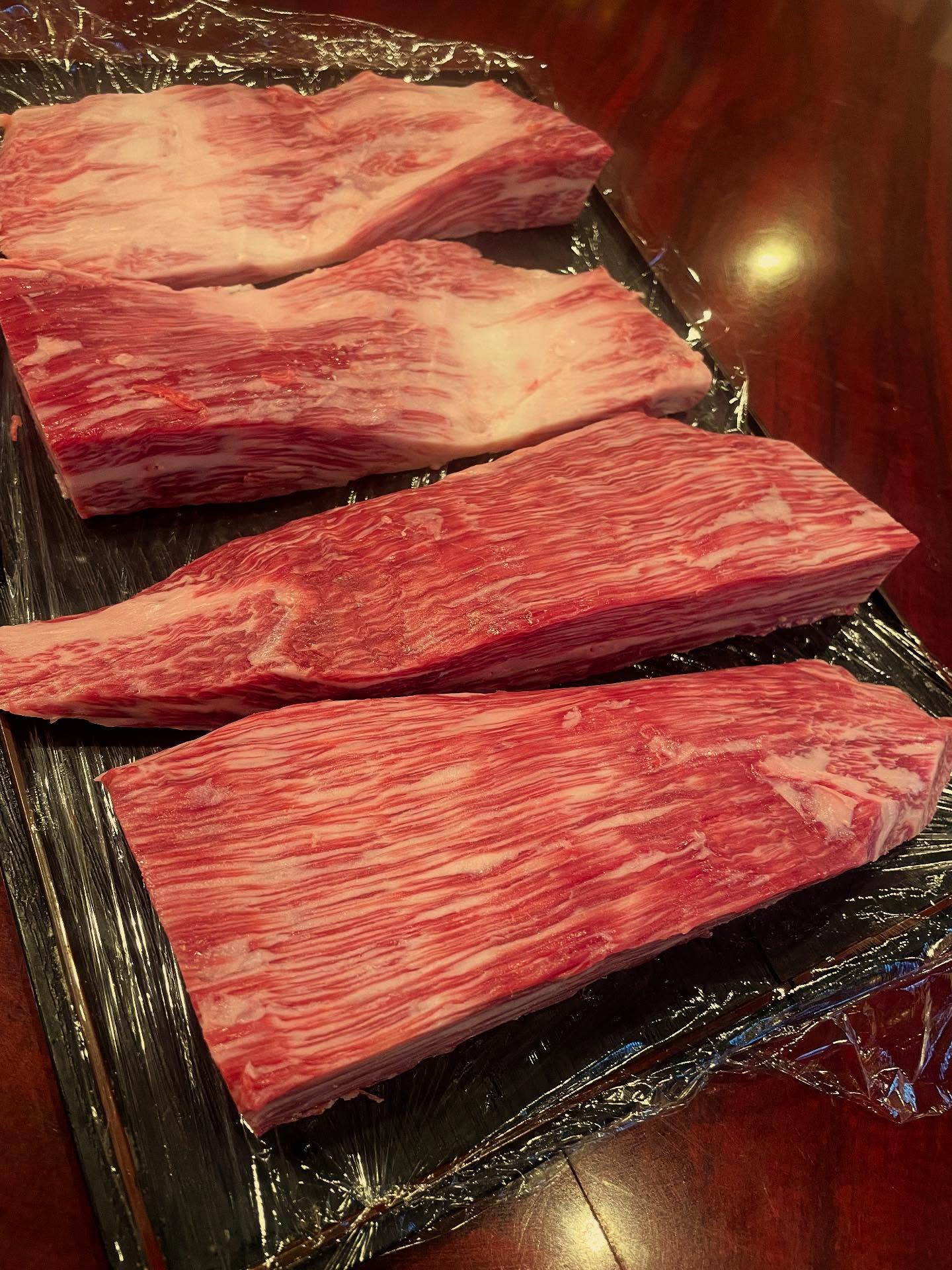 良きササミ🥹

適度なサシで柔らかい部位
是非お試しください

明日木曜日ですが営業致します
ご予約お待ちしております