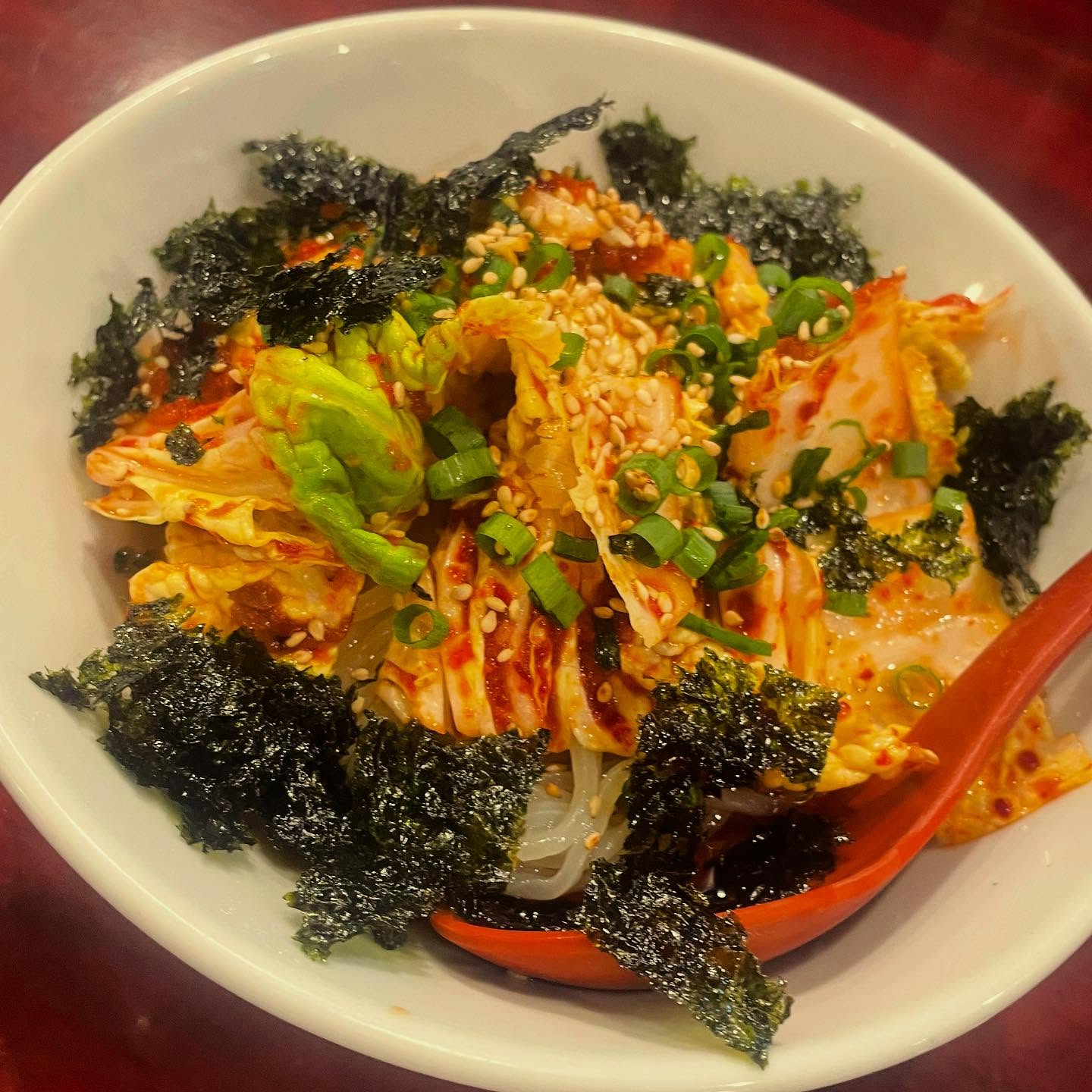 生野菜キムチ冷麺🥹

メニュー化決定

器はこっちの方が良きかな

シャキシャキ生野菜キムチ🌶と韓国海苔
まるさん特製出汁が美味い

焼肉やお酒の合間にもぴったりです🥰