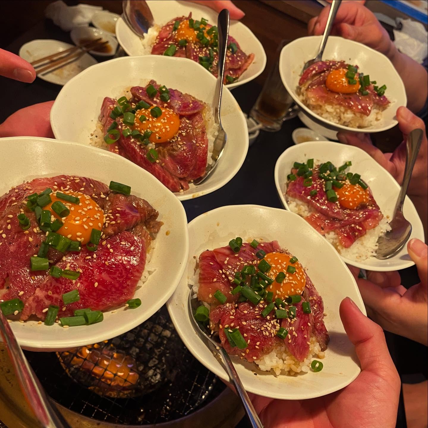 飲めるザブトンのTKG🥰
みんなでカンパーイ

ＧＷ 久しぶりに会う仲間とワイワイ
沢山お肉召し上がって頂きありがとうございます