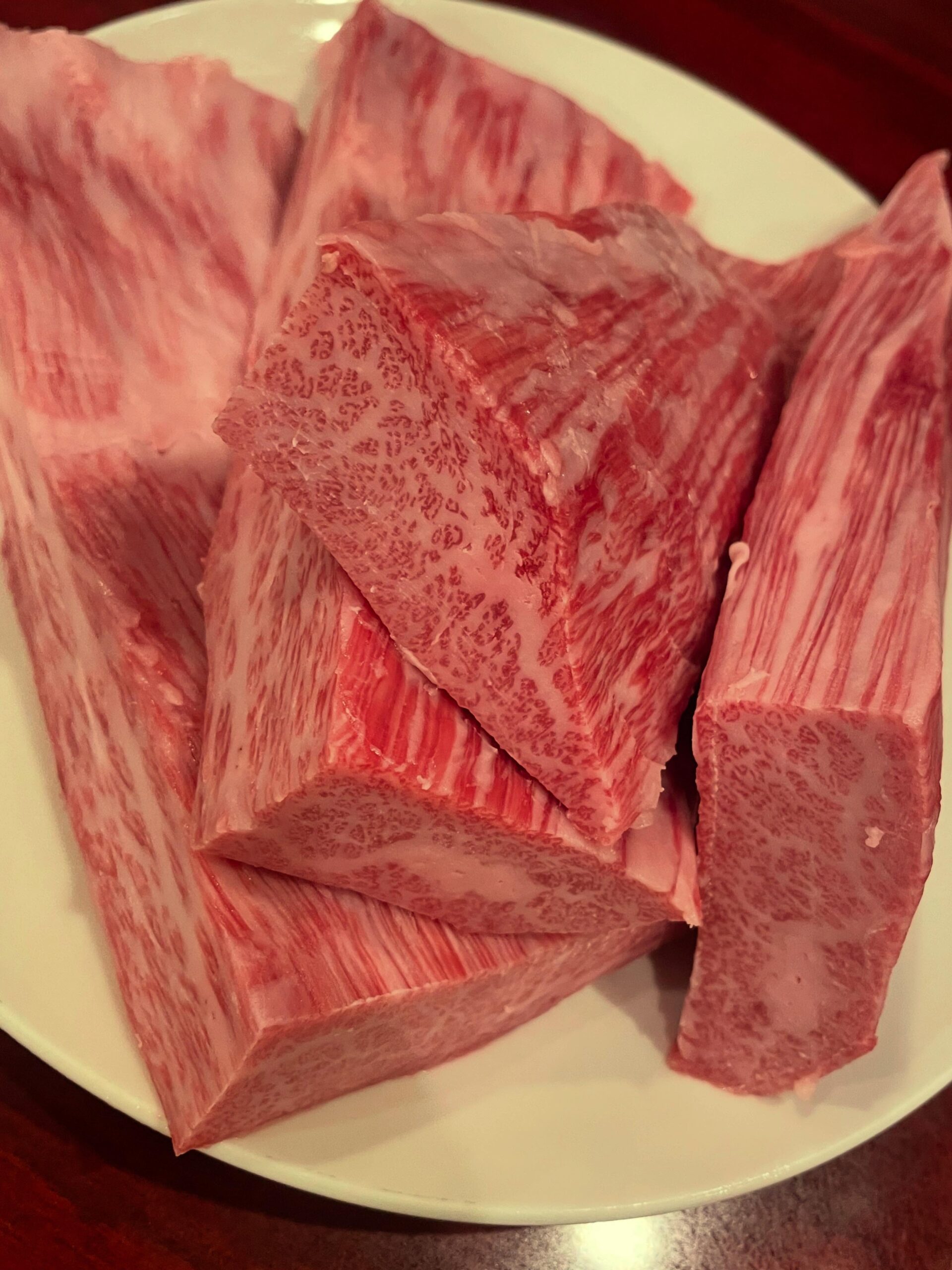黒毛和牛のササミ🥰

程よいサシと赤身の締まった肉🥹
脂乗って柔らかいのにくどくない

カルビの中でも人気の部位です

是非お試しください